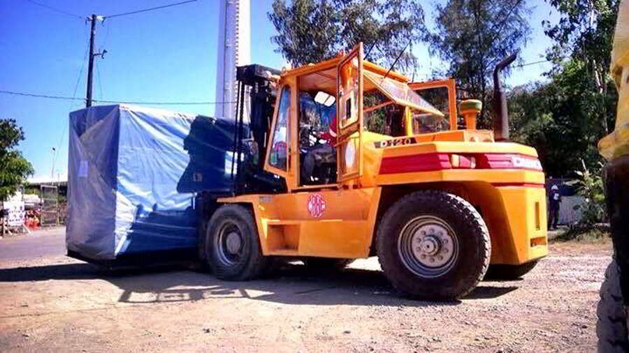 Stripping of Genset with 10 Ton Forklift 